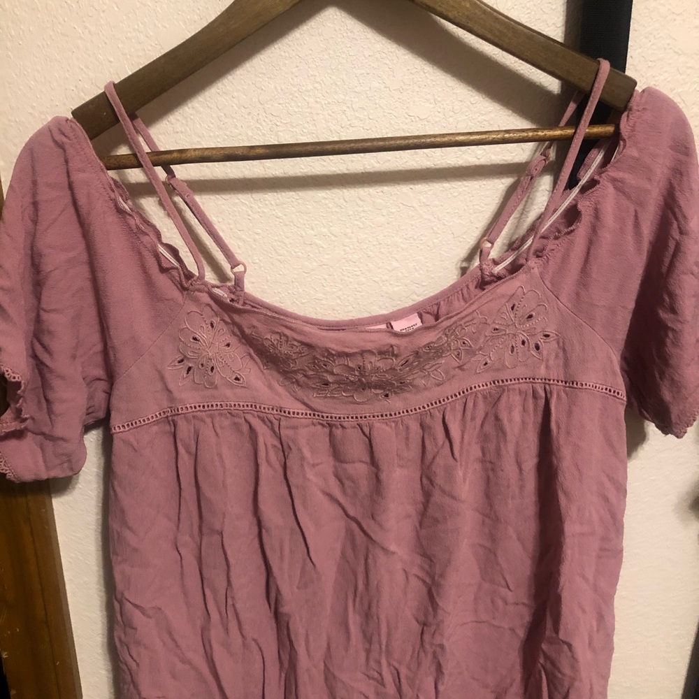 Rose, Lace shirt